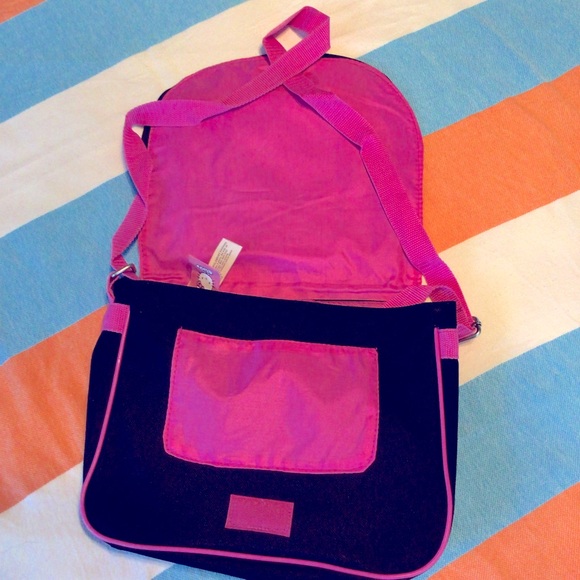 Hello Kitty messenger bag. - Picture 4 of 4